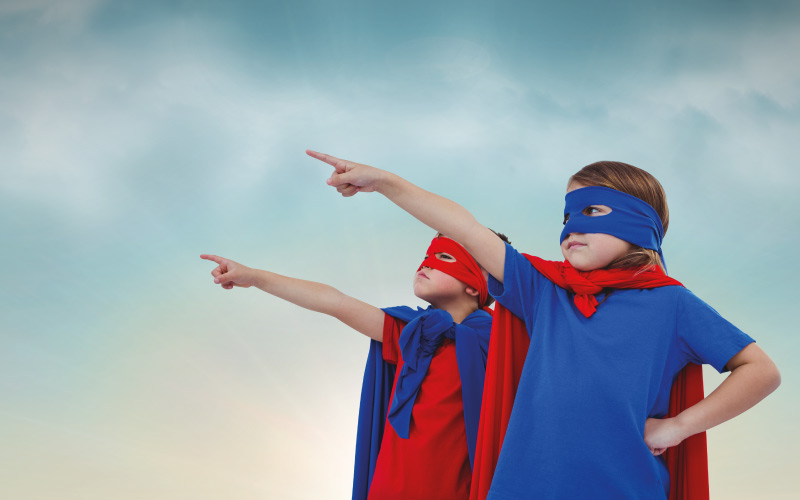 superheroes apontando com o dedo indicador O Arquétipo do Herói: Conheça e desperte o seu herói interior